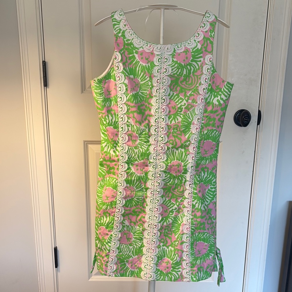 Lilly Pulitzer Green and Pink Sheath Dress Sleeveless Scoop Neck-Gentle Worn